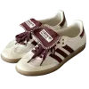 🤩 Эмодзи «Кроссовки Adidas» для Telegram