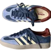 🤩 Эмодзи «Кроссовки Adidas» для Telegram