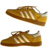 🤩 Эмодзи «Кроссовки Adidas» для Telegram