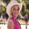 Стикер 4 👩‍❤️‍👨 Видео набор эмоджи по фильму «Barbie Барби»