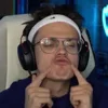 Стикер 12 🤨 Бустер