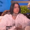 Стикер 19 🥡 Билли Айлиш