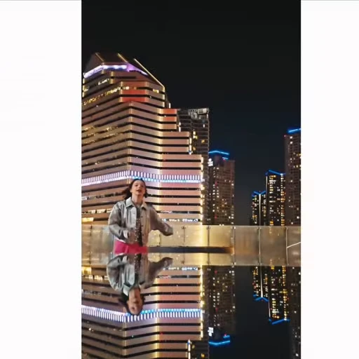 🤩 Стикер «Emma Myers Samsung» для Telegram