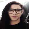 Стикер 17 🙂 Набор эмоджи со Skrillex