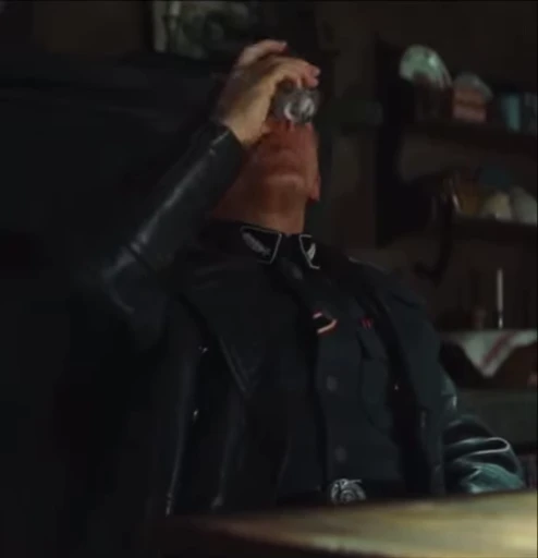 🥛 Стикер «Hans Landa» для Telegram