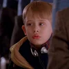 Стикер 29 😨 Видео набор эмоджи по фильму «Home Alone 2 Один дома 2»
