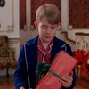 Стикер 11 😨 Видео набор эмоджи по фильму «Home Alone 2 Один дома 2»