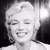Стикер 33 Marilyn Monroe