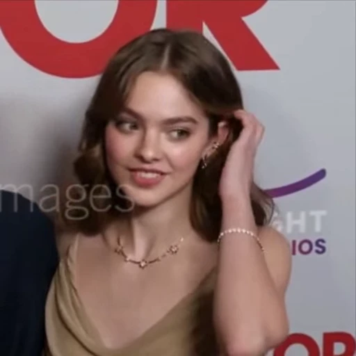 🤩 Стикер «Isabel Myers» для Telegram