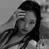 Стикер 34 Jennie ー