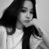 Стикер 35 Karina ー