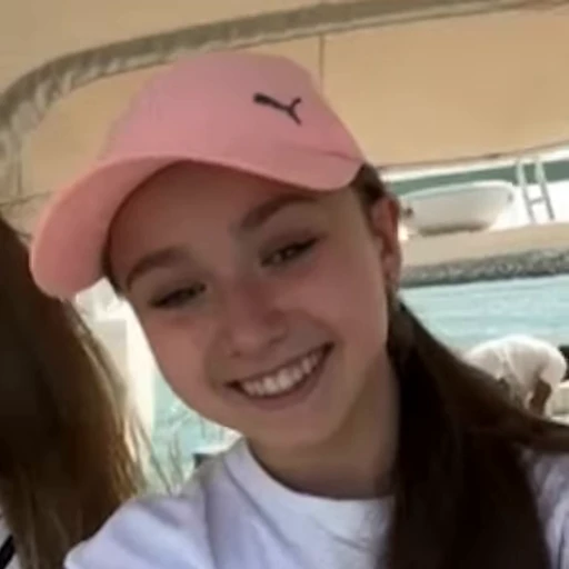 🧢 Стикер «Kamila Chat Stickers» для Telegram