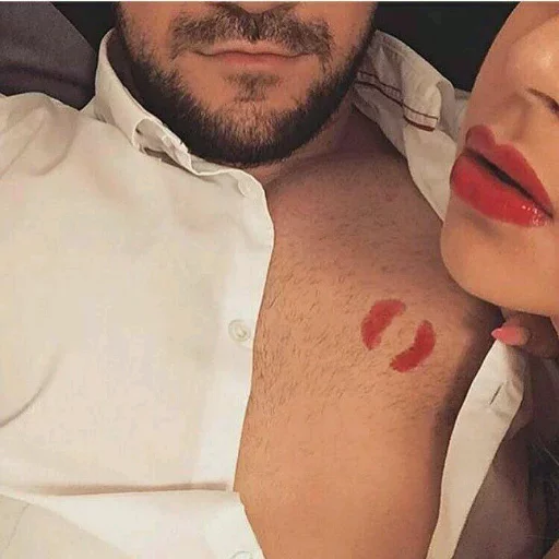 👄 Стикер «Kisses and Girls» для Telegram