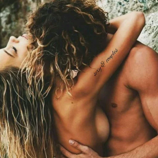 👄 Стикер «Kisses and Girls» для Telegram