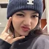 Стикер 25 Lisa ー