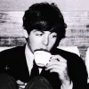 🤩 Эмодзи «Пол Маккартни - The Beatles» для Telegram