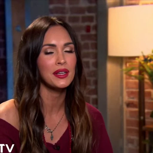 🤩 Стикер «Megan Fox» для Telegram