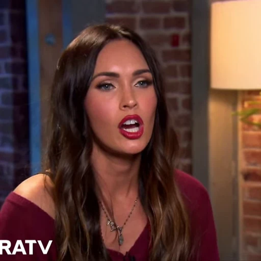 🤩 Стикер «Megan Fox» для Telegram