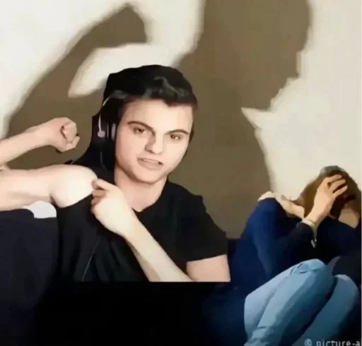 🤩 Стикер «Мемасики))» для Telegram