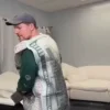 Стикер 60 Mr Beast