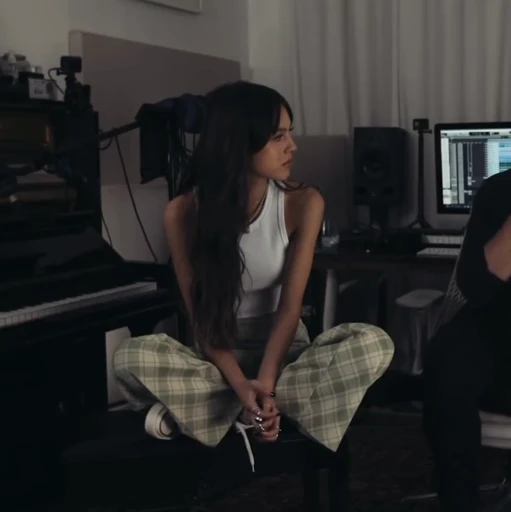 💜 Стикер «Olivia Rodrigo» для Telegram