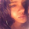 Стикер 22 Rihanna Еще Эмодзи