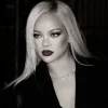 Стикер 18 Rihanna Еще Эмодзи