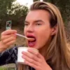 Стикер 3 Слей Girls