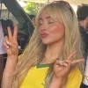 Стикер 57 Sabrina Carpenter Еще