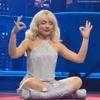 Стикер 2 Sabrina Carpenter Еще