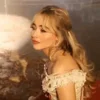 Стикер 15 Sabrina Carpenter Еще