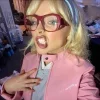 Стикер 4 Sabrina Carpenter Еще