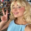 Стикер 6 Sabrina Carpenter Еще