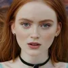 Стикер 32 Sadie Sink Еще