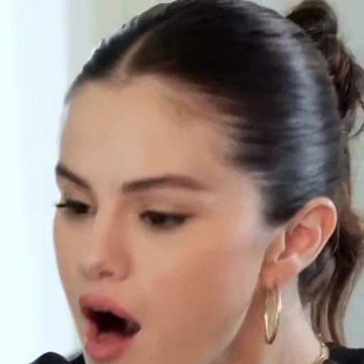 😱 Стикер «Selena Gomez» для Telegram