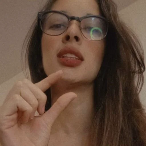 🤭 Стикер «Bnwo» для Telegram