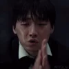 Стикер 33 😫👀🔫😔😁😤