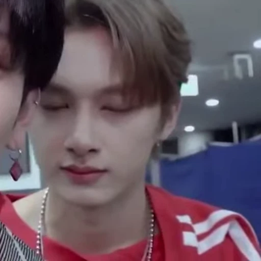👀 Стикер «ｓｅｖｅｎｔｅｅｎ» для Telegram