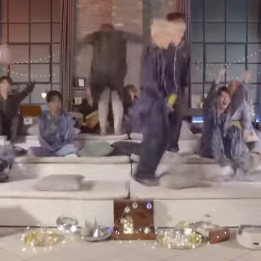 💃 Стикер «ｓｅｖｅｎｔｅｅｎ» для Telegram