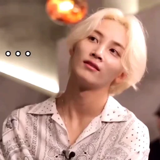 🤨 Стикер «ｓｅｖｅｎｔｅｅｎ» для Telegram