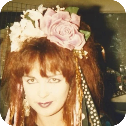 🙂 Стикер «Strawberry Switchblade» для Telegram