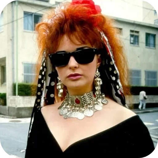 😎 Стикер «Strawberry Switchblade» для Telegram