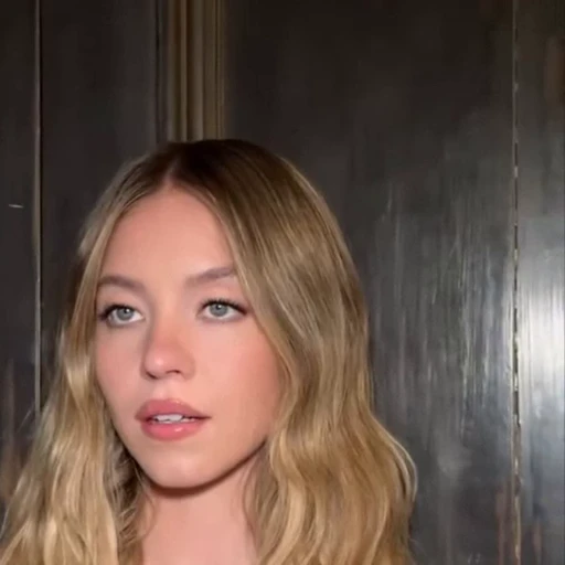 🤩 Стикер «Sydney Sweeney» для Telegram