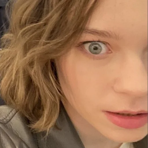 😳 Стикер «Эмма Майерс» для Telegram