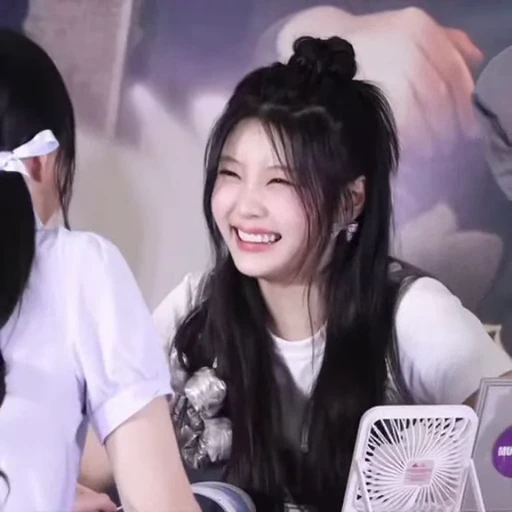 🤩 Стикер «Lee Wonhee» для Telegram