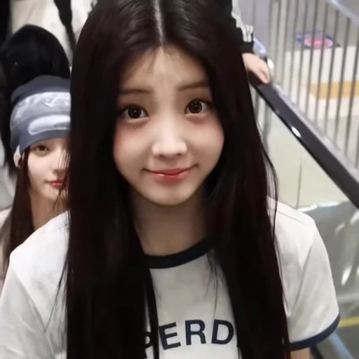 🤩 Стикер «Lee Wonhee» для Telegram