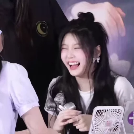 🤩 Стикер «Lee Wonhee» для Telegram