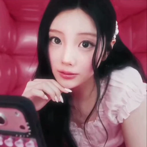 🤩 Стикер «Lee Wonhee» для Telegram