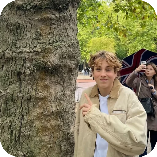 👍 Стикер «Young Hearts» для Telegram