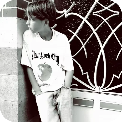 👍 Стикер «Young Hearts» для Telegram